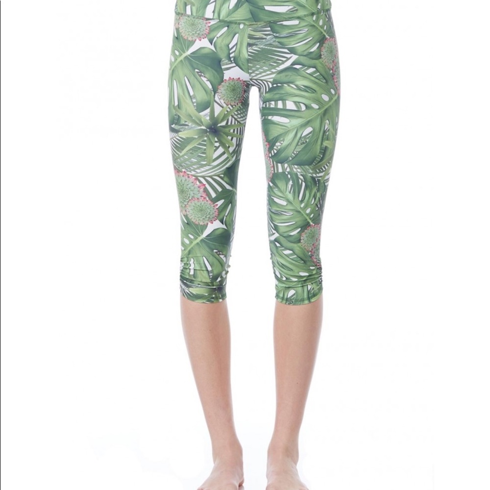 “Tropic Thunder” Jala capris cropped yoga green